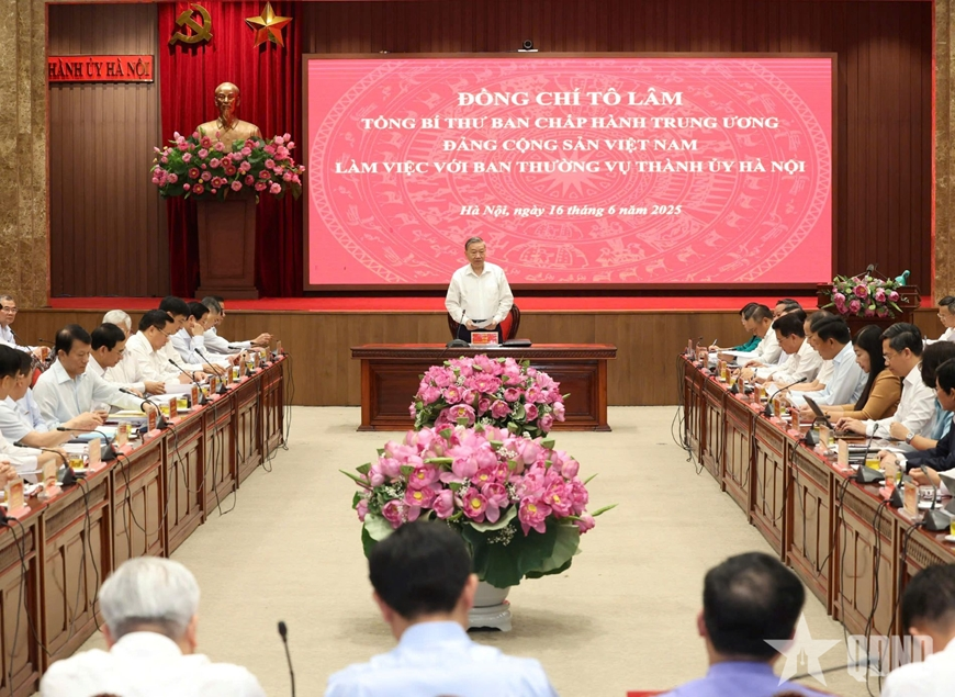 Party chief urges Hanoi to forge new vision
